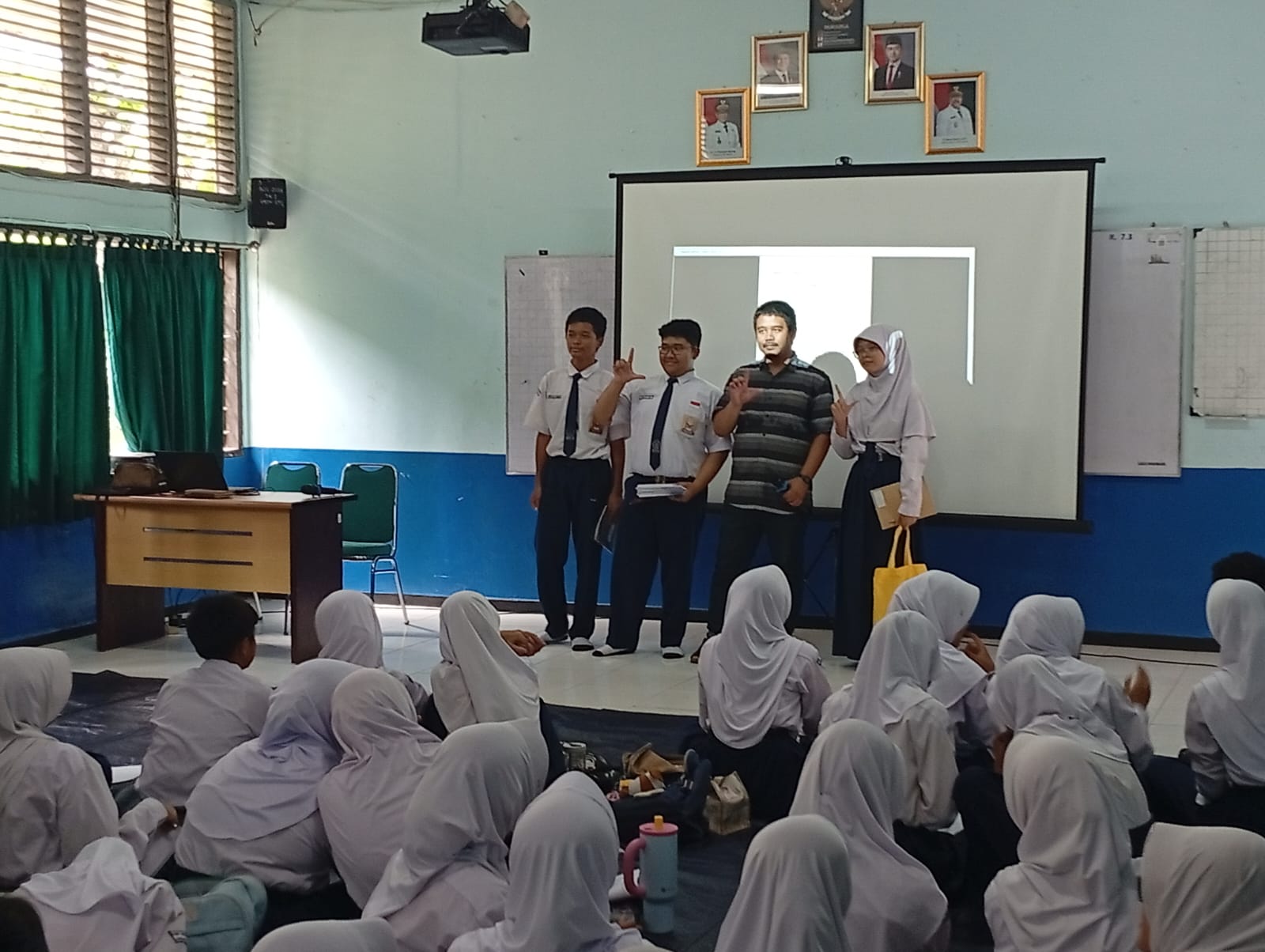 Roadshow Workshop Membaca Ke SMP Negeri 251 Jakarta